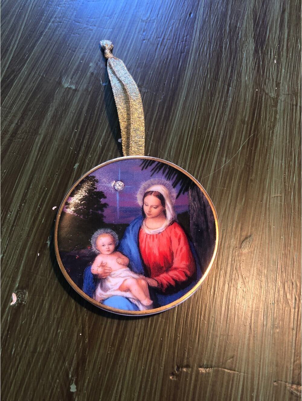 Avon Vintage Star of Bethlehem Nativity Ornament 1998 Porcelain 24K Gold Trim